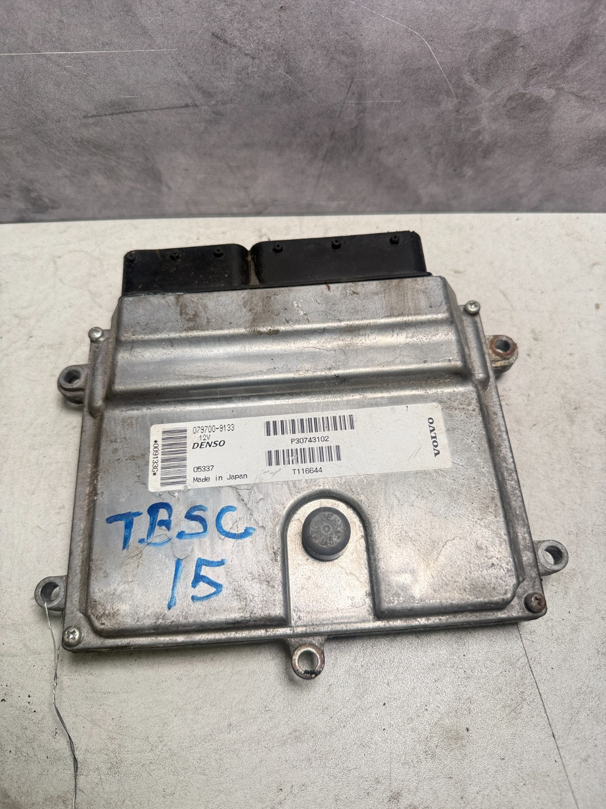 2006 Volvo S40 Engine Control Module OEM P30743102  / 079700-9133 CL0128 KB1