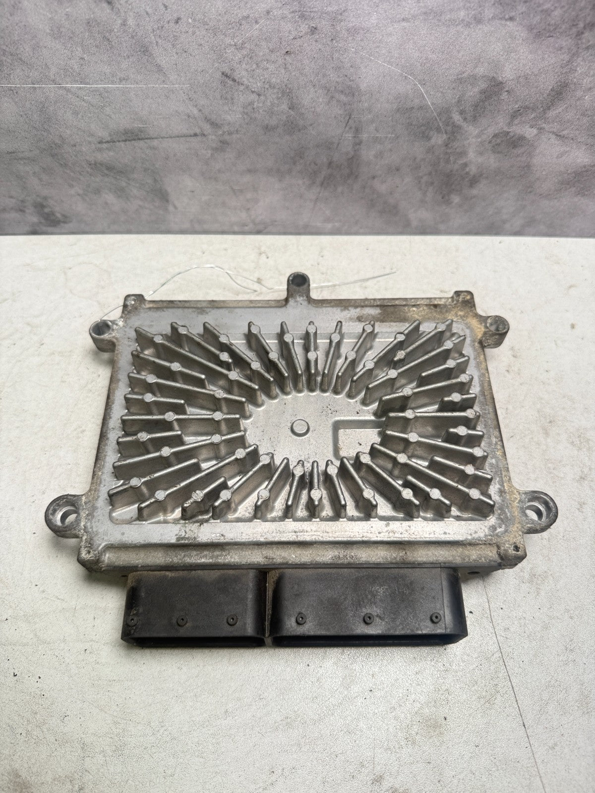 2006 Volvo S40 Engine Control Module OEM P30743102  / 079700-9133 CL0128 KB1