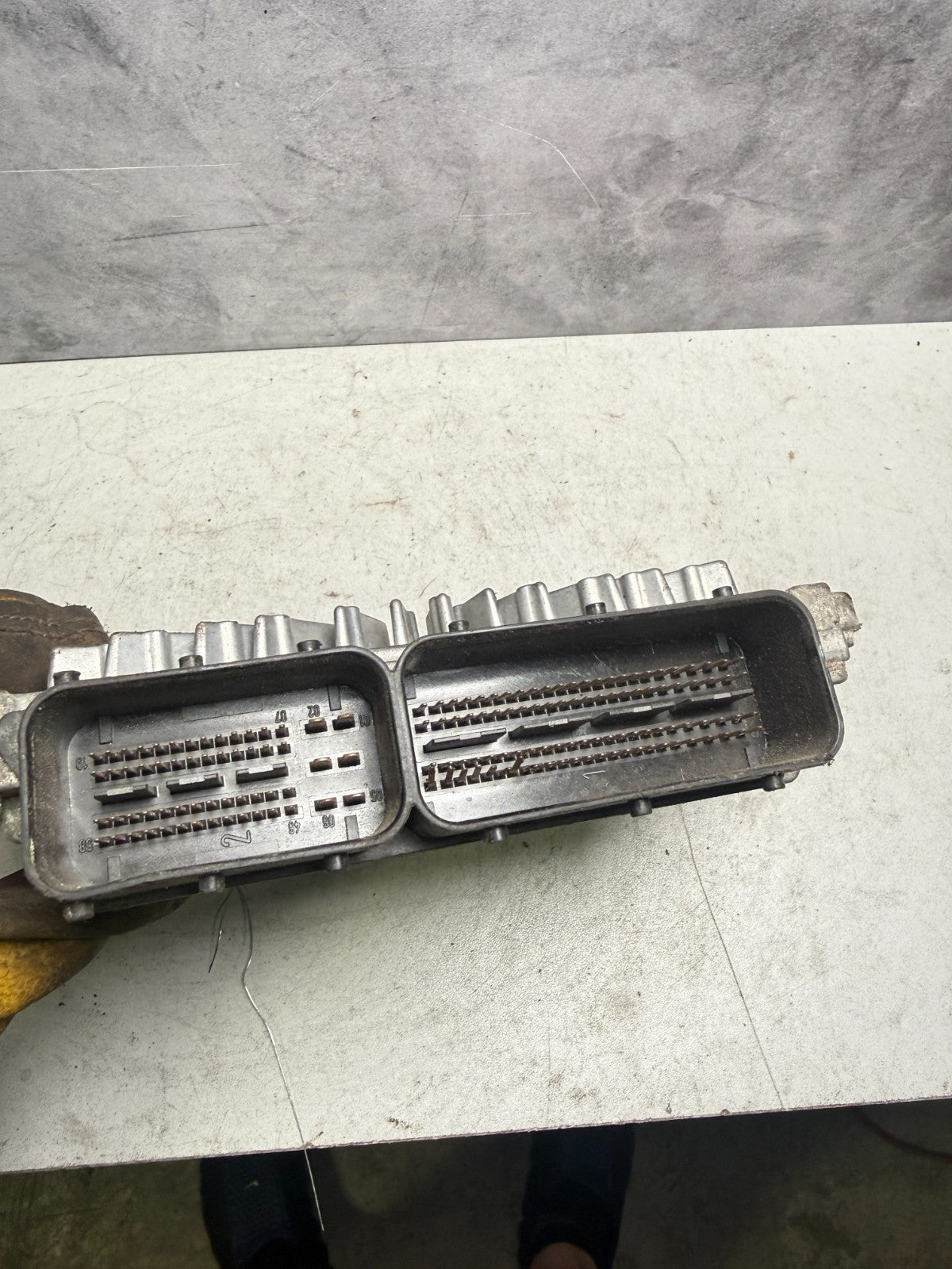 2006 Volvo S40 Engine Control Module OEM P30743102  / 079700-9133 CL0128 KB1